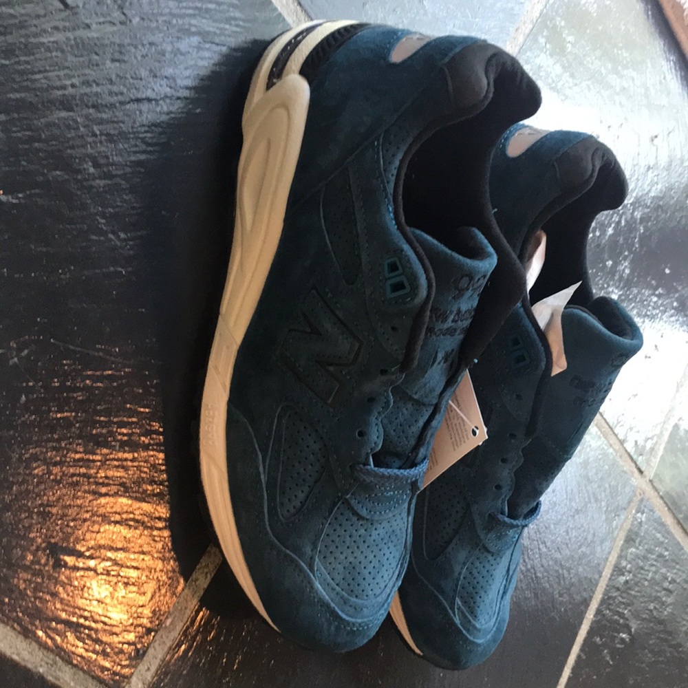 NWT New Balance Retro Suede M990CR2 - Picture 8 of 8
